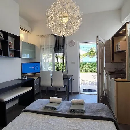 Apartment Family-friendly With Swimming Pool Lovran, Opatija - 14178