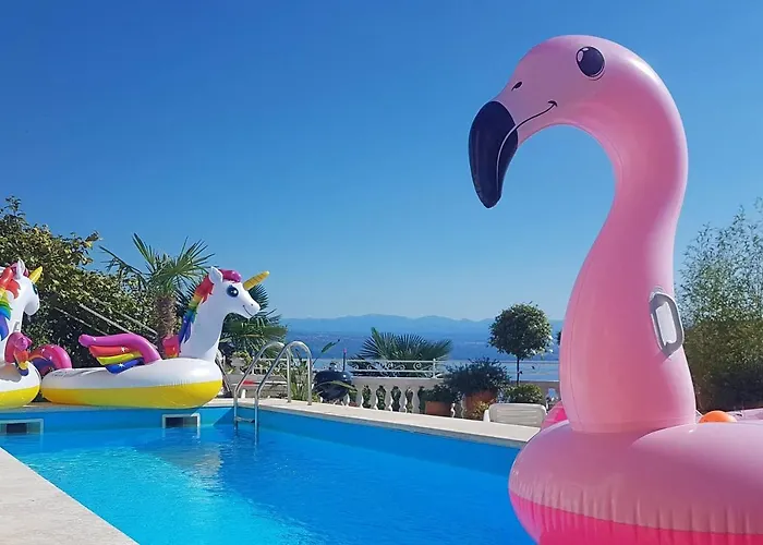 Family-friendly With Swimming Pool Lovran, Opatija - 14178 * 洛夫兰