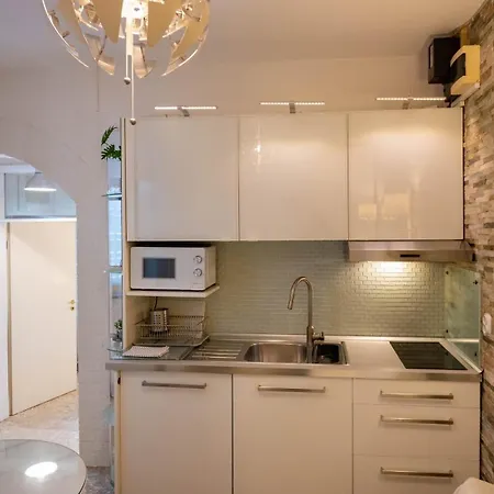 Family-friendly With Swimming Pool Lovran, Opatija - 14178 * 로브란