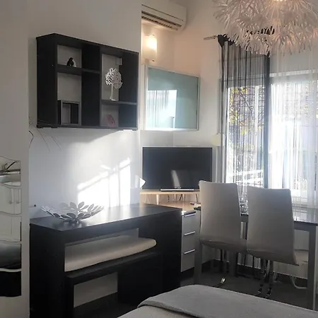 아파트 Family-friendly With Swimming Pool Lovran, Opatija - 14178 로브란