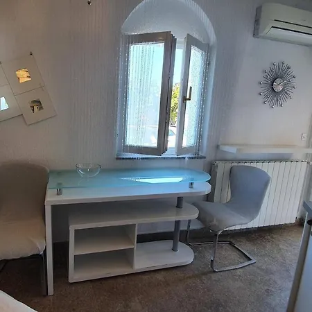 Family-friendly With Swimming Pool Lovran, Opatija - 14178 아파트 로브란