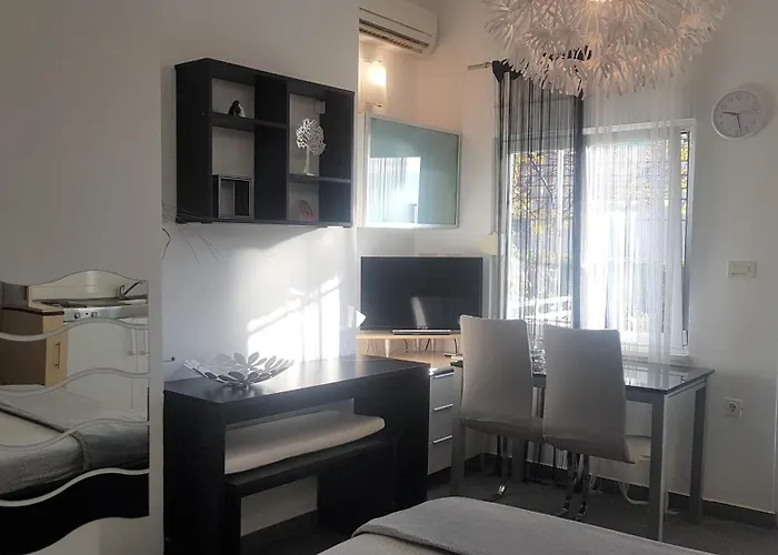 شقة Family-friendly With Swimming Pool Lovran, Opatija - 14178 لوفغان