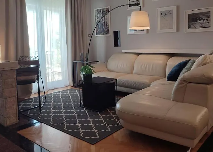 Family-friendly With Swimming Pool Lovran, Opatija - 14178 لوفغان