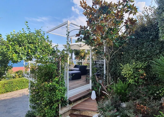 Family-friendly With Swimming Pool Lovran, Opatija - 14178 لوفغان